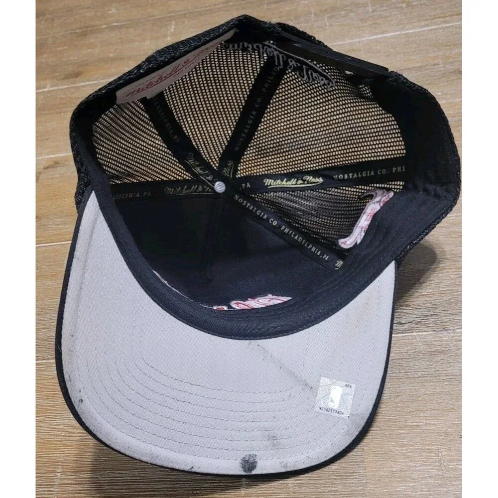 NBA CHICAGO BULLS MITCHELL & NESS STRAPBACK ROY FIT LOW PROFILE HAT MENS BLACK